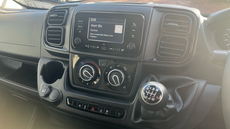 Peugeot Boxer 3500 L2 Diesel 2.2 BlueHDi 140 H1 Van Professional